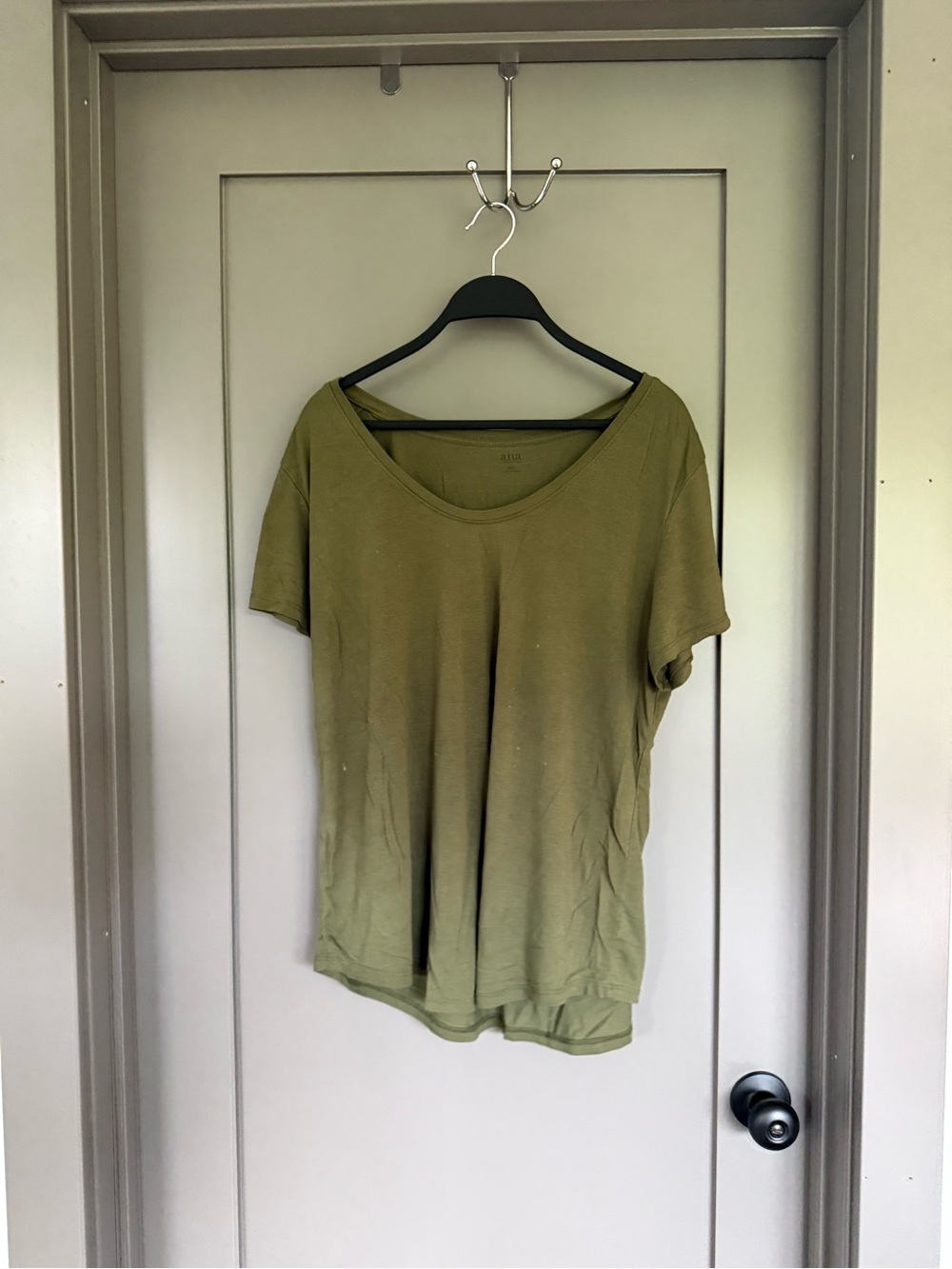 a.n.a Olive Scoop Neck Short Sleeve Tee